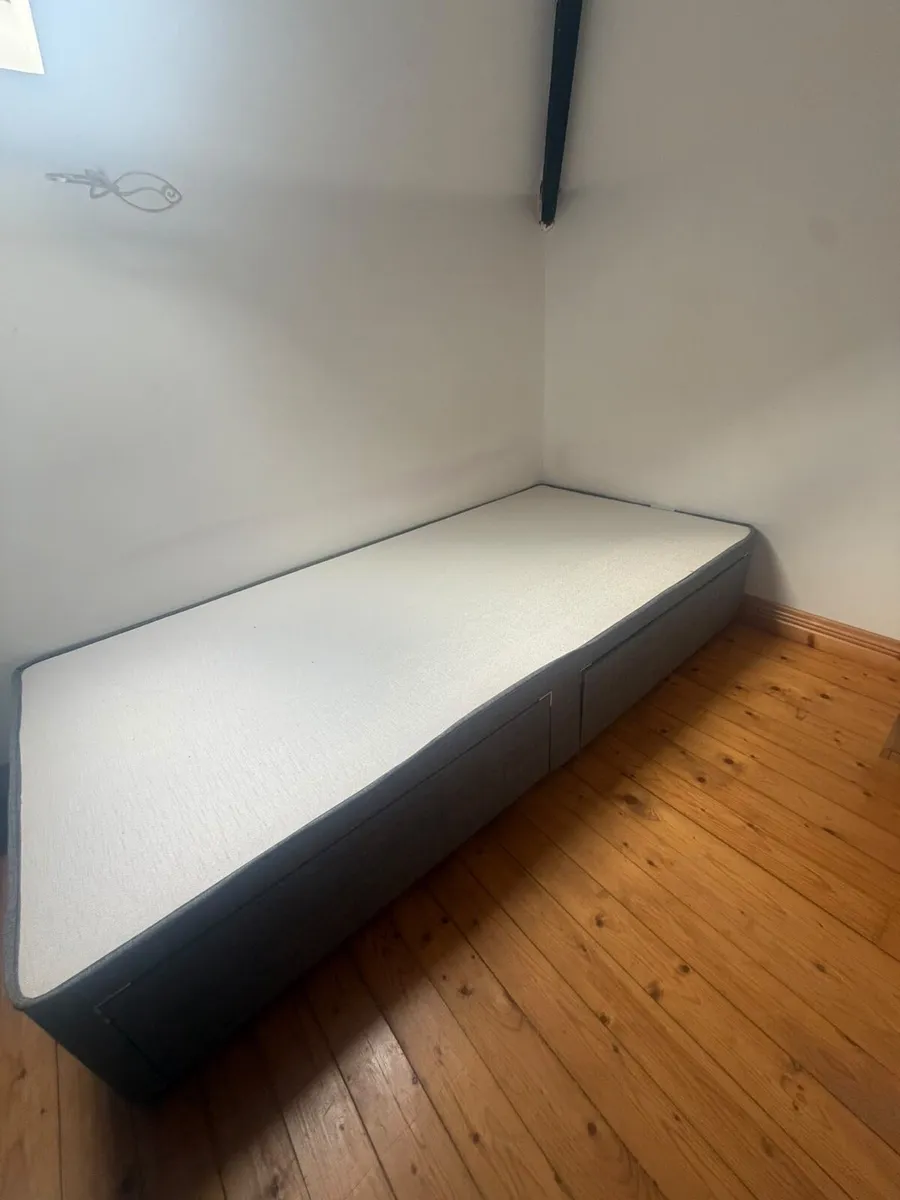 Single divan beds with drawers and mattresses - Image 2