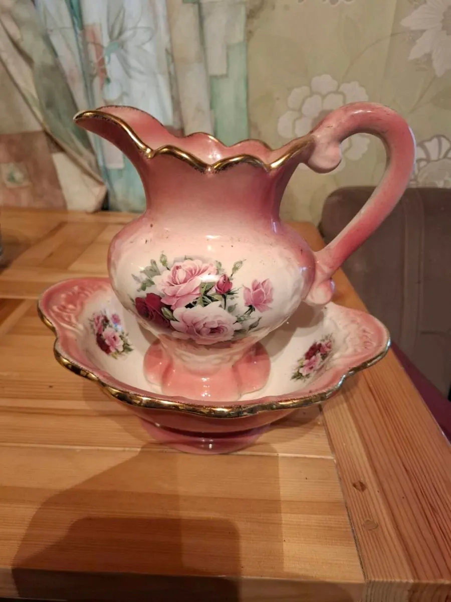 Wash basin and pitcher