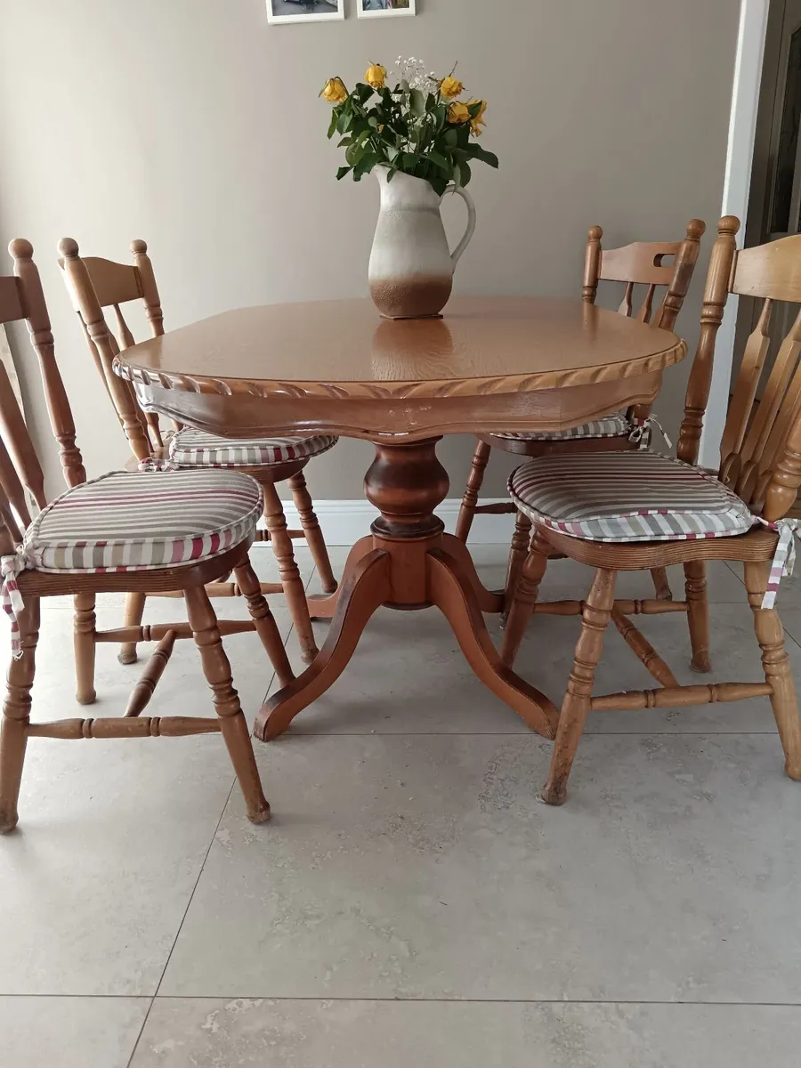 Table & 4 chairs - Image 3