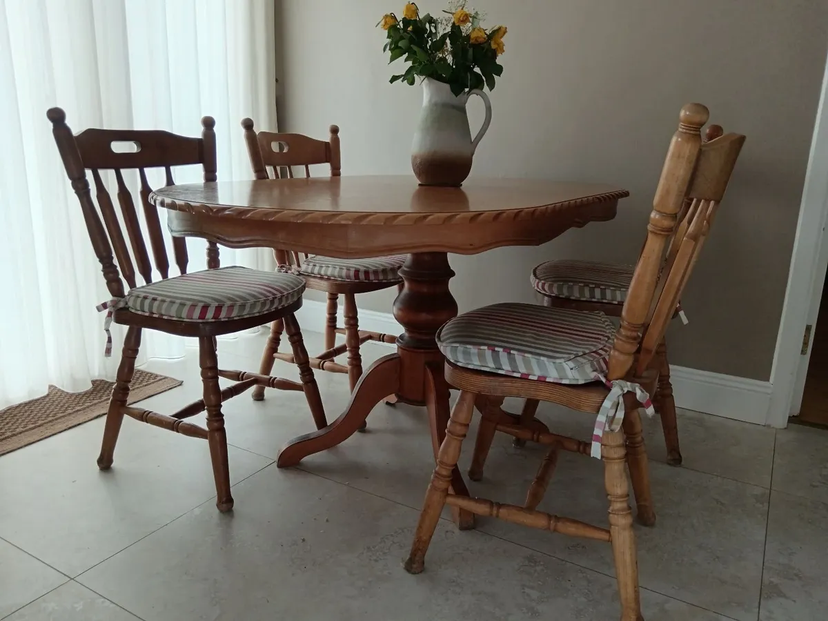 Table & 4 chairs - Image 1