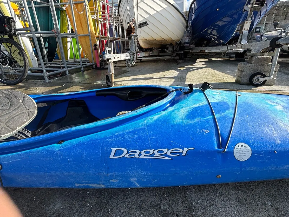 Dagger Carlisle 15.0 touring kayak, Paddle, jacket - Image 3