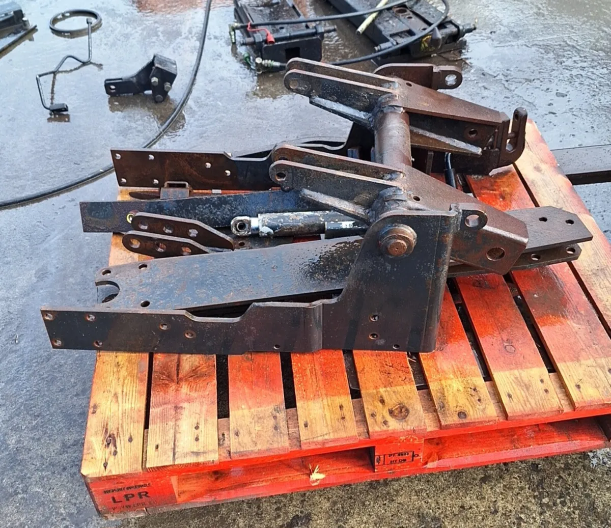 Front 3 Point Linkage - Image 1