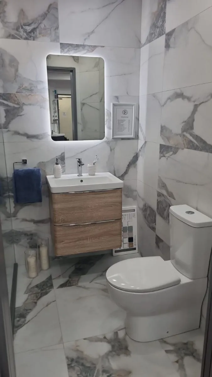 Bathroom tiles - Image 3