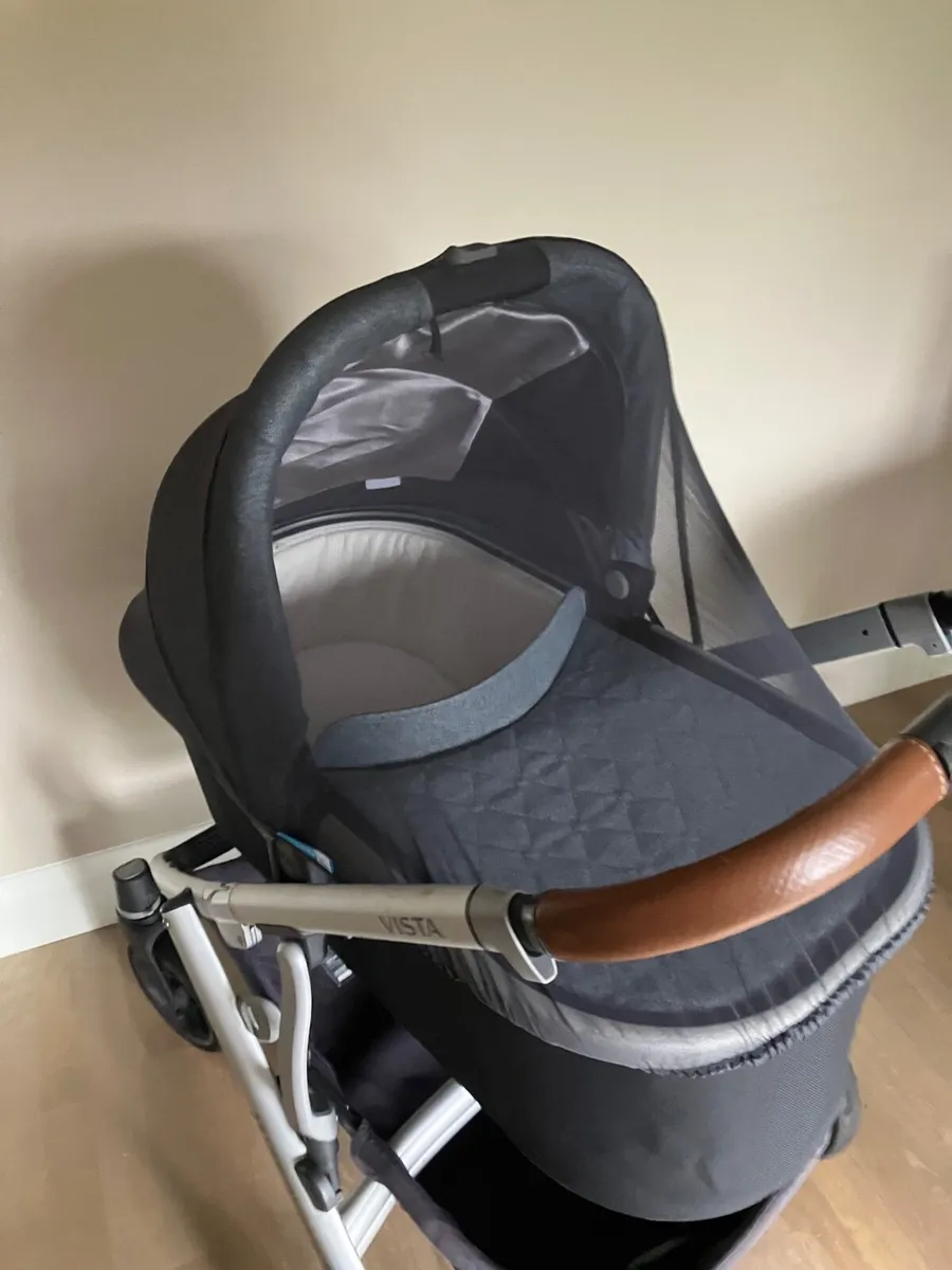 Uppababy Vista complete travel system - Image 2