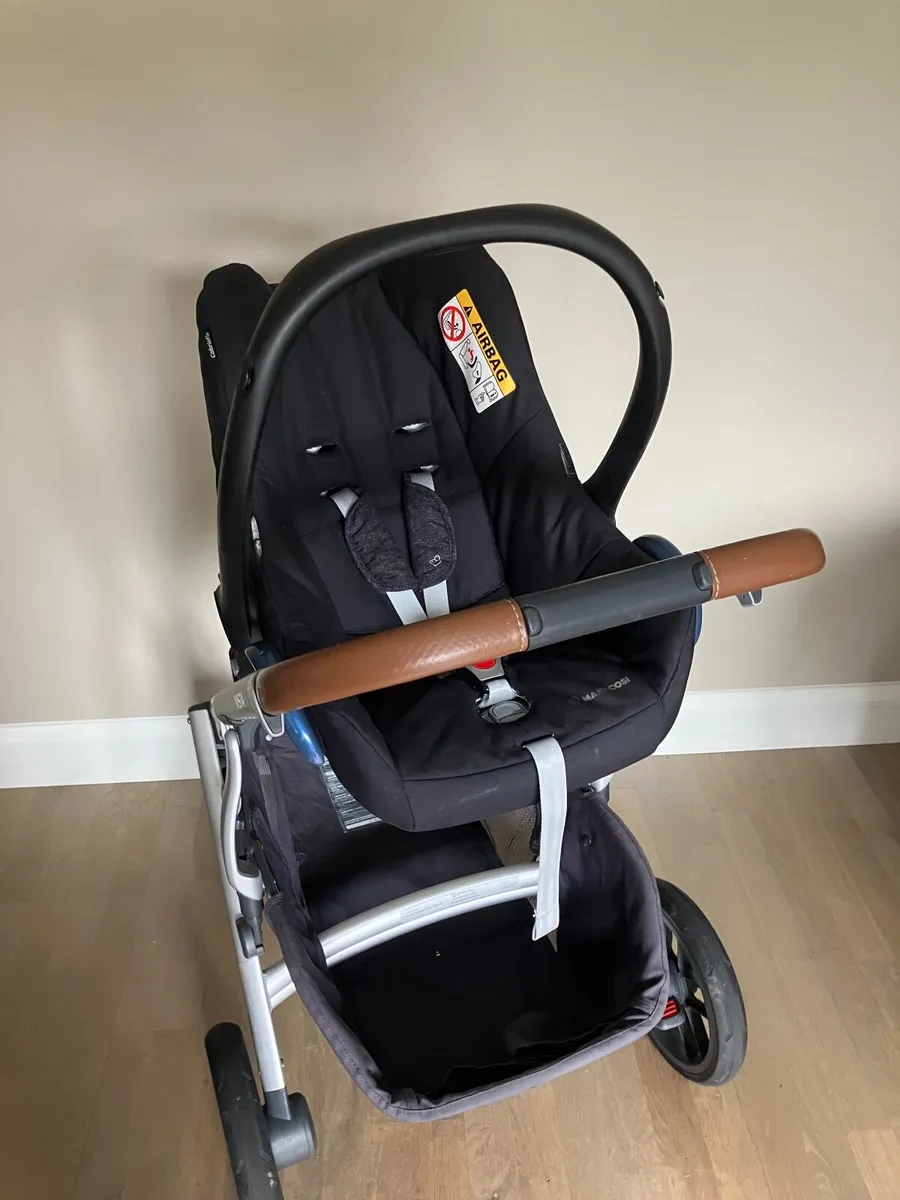 Uppababy Vista complete travel system - Image 4
