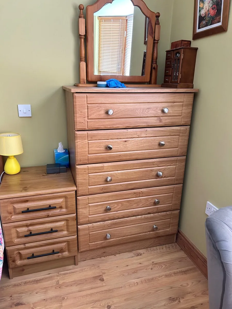 Furniture Bedroom lockers Chest of Drawers Bed - Image 3