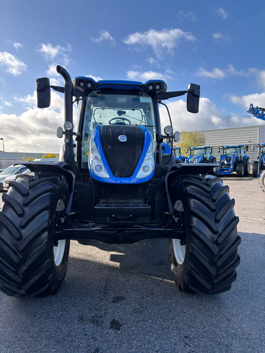 New Holland T6.180 Dynamic Command-2330hrs - Image 3