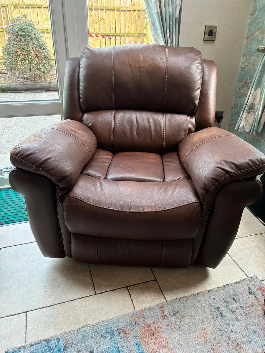 Sitting room suite - Image 1