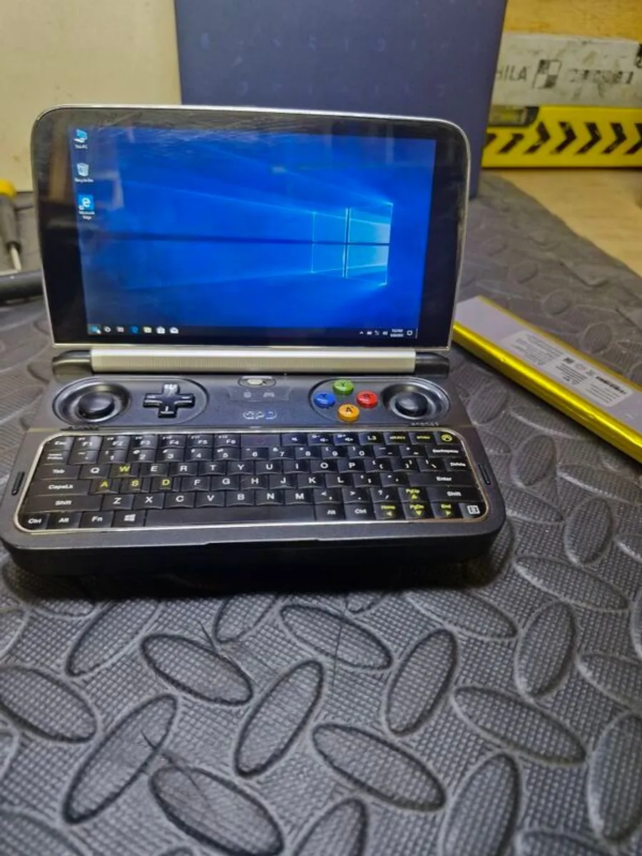 GPD Win 2 Windows gaming console - Image 1