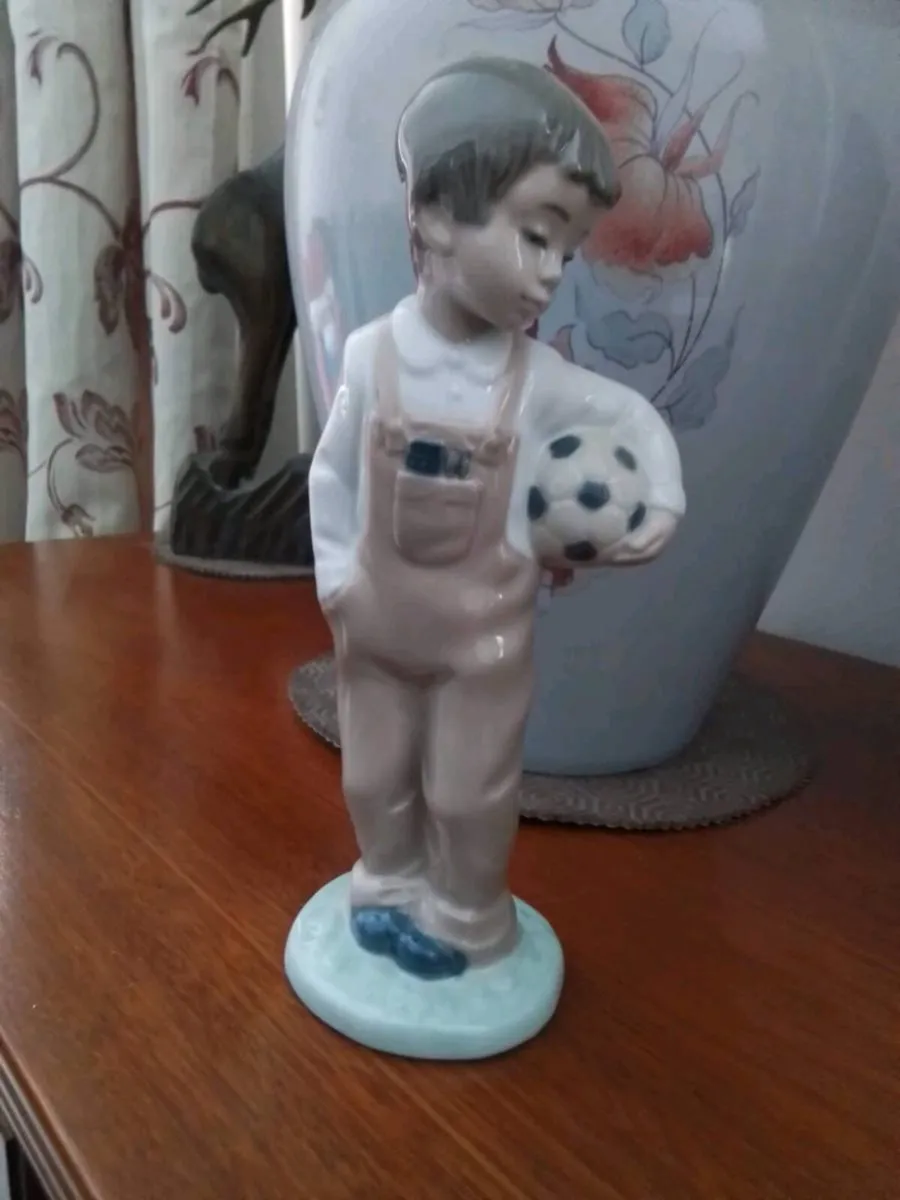 Nao figurines - Image 1