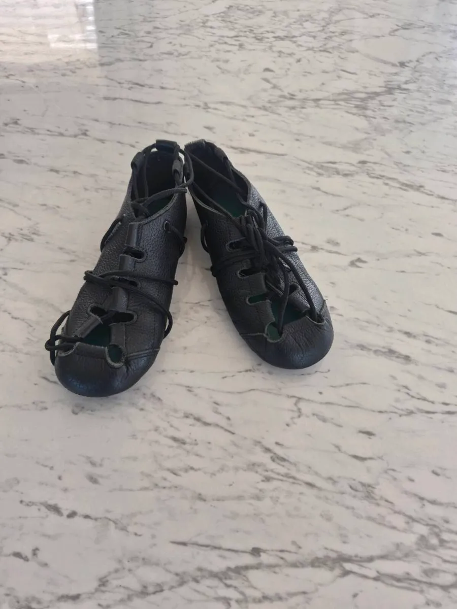 Irish dancing shoes - Image 1