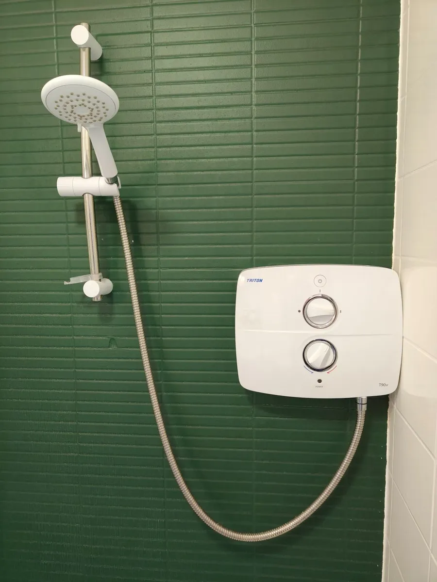 TRITON T90SR Electric shower - Image 1