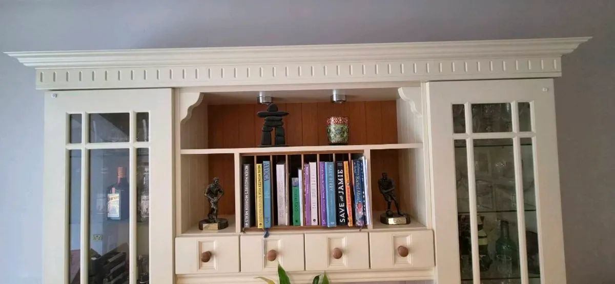 Dresser - Image 4