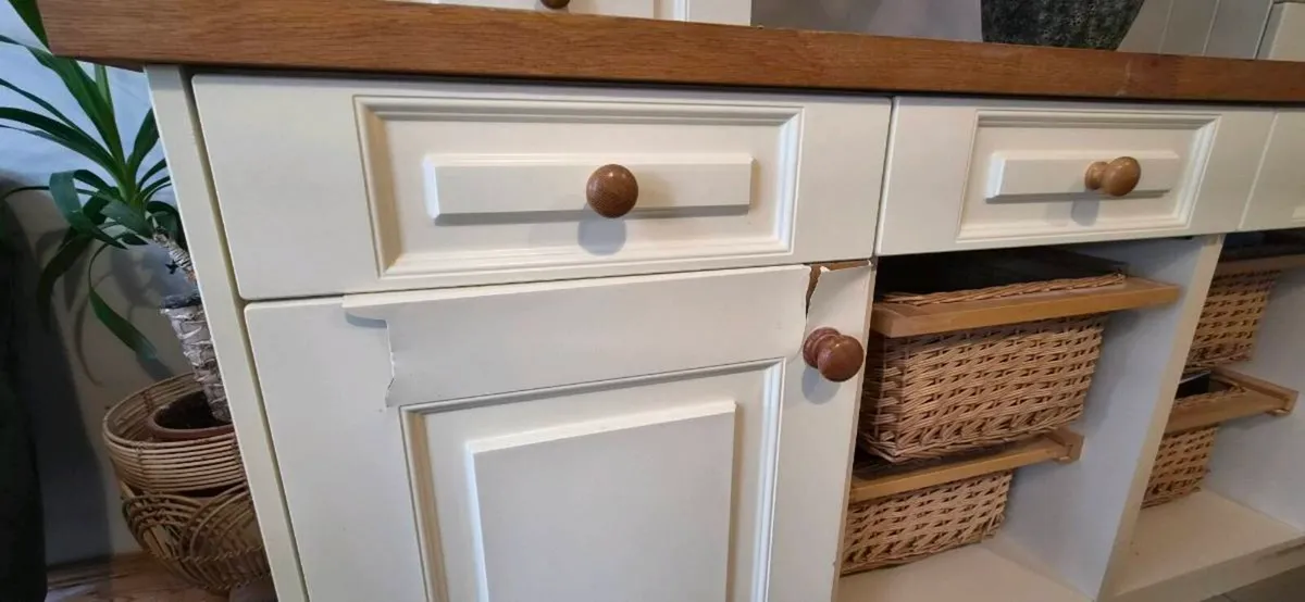 Dresser - Image 2
