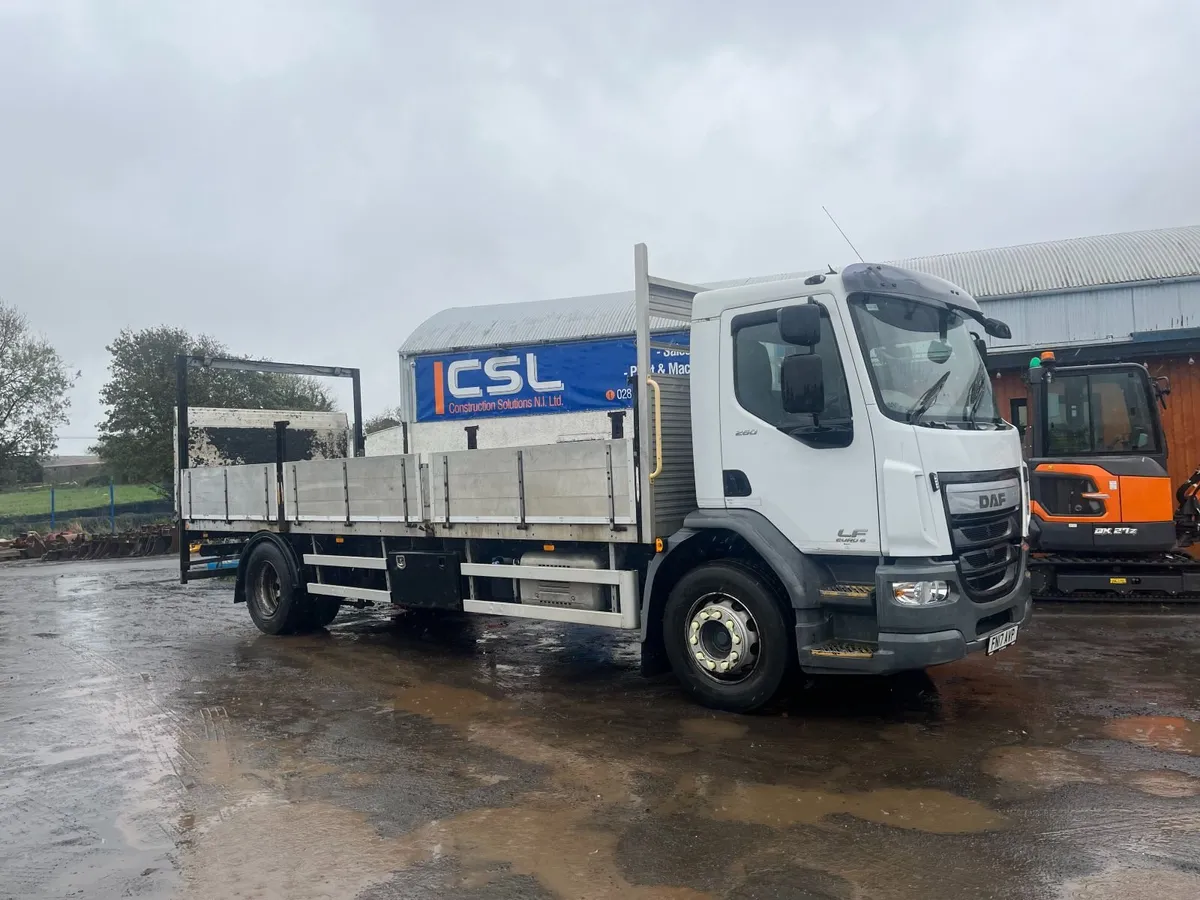 DAF  LF55 260 Euro 6  (2017 ) Dropside Lorry - Image 2