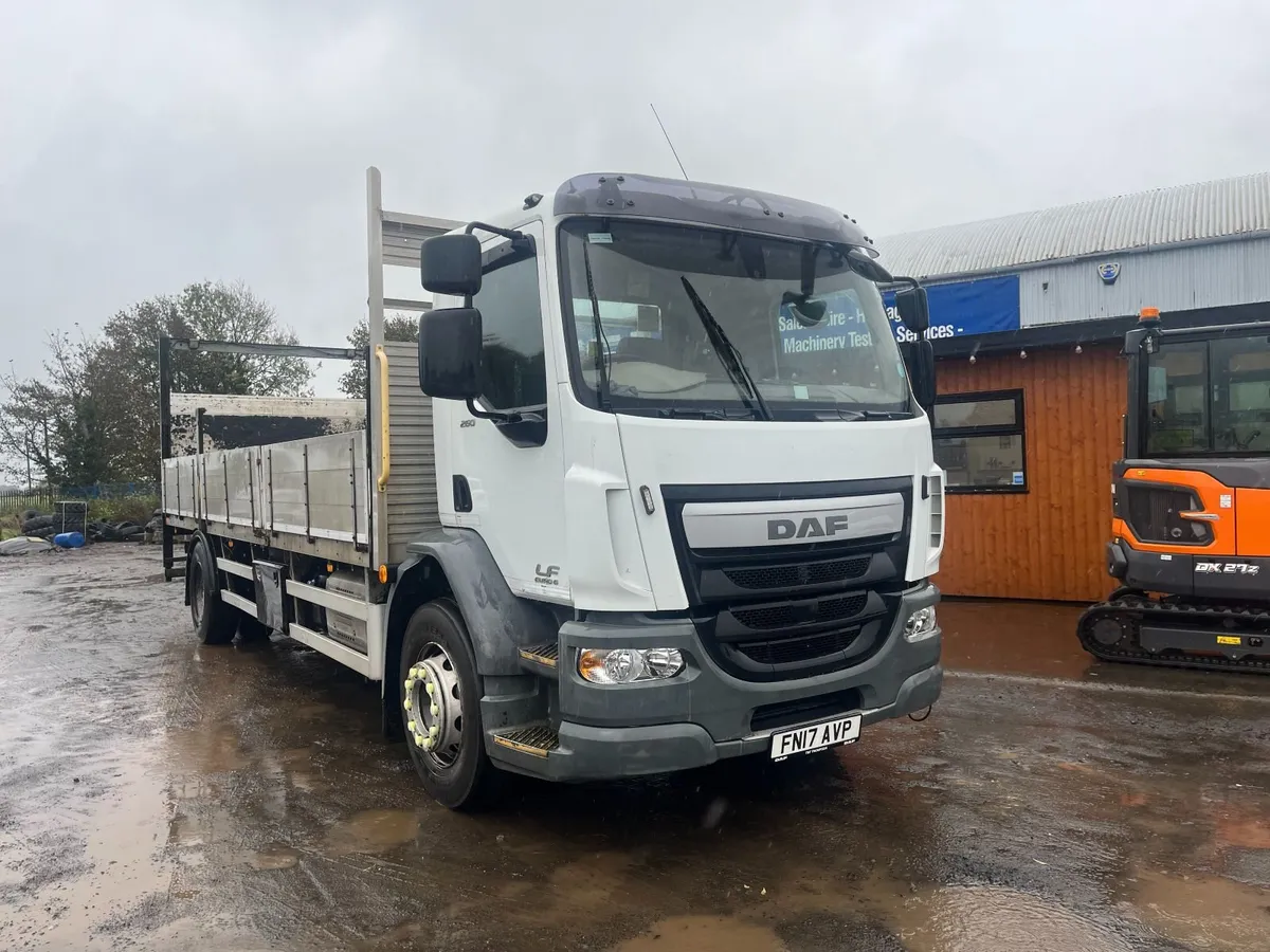 DAF  LF55 260 Euro 6  (2017 ) Dropside Lorry - Image 1