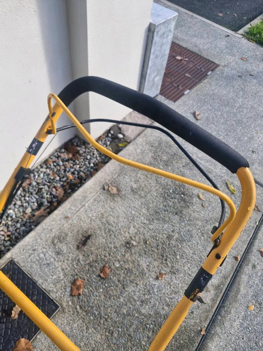 Lawnmower for sale - Image 1