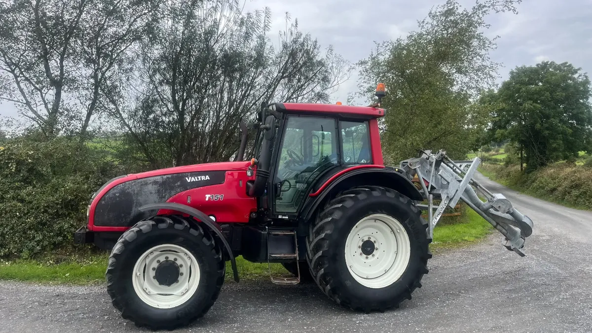 Valtra T151 - Image 2