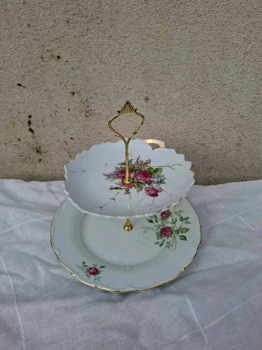 Rose china cake stand - Image 1