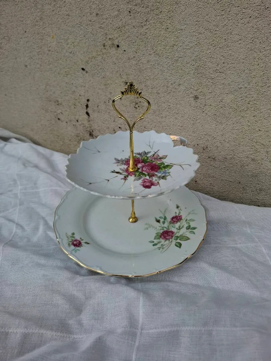 Rose china cake stand - Image 2