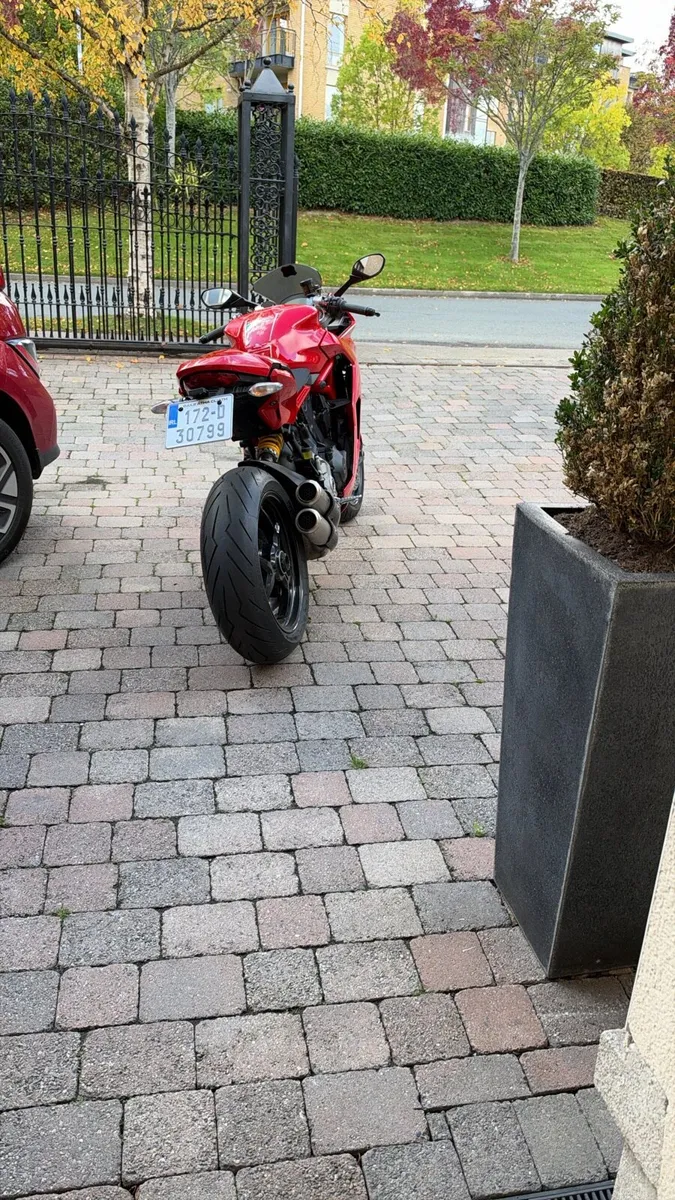 2017 Ducati Supersport 937cc - Image 2