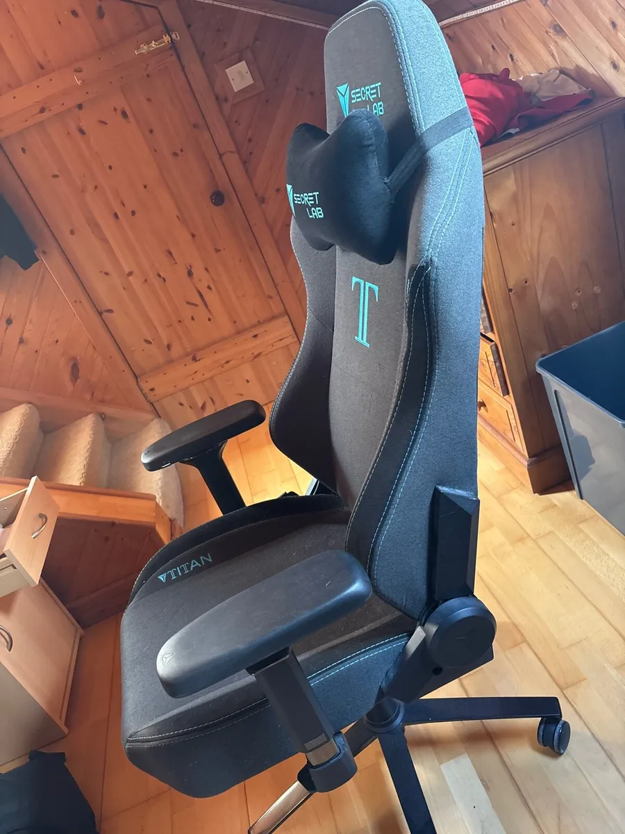 Secret lab Titan Evo gaming/office chair premium - Image 2