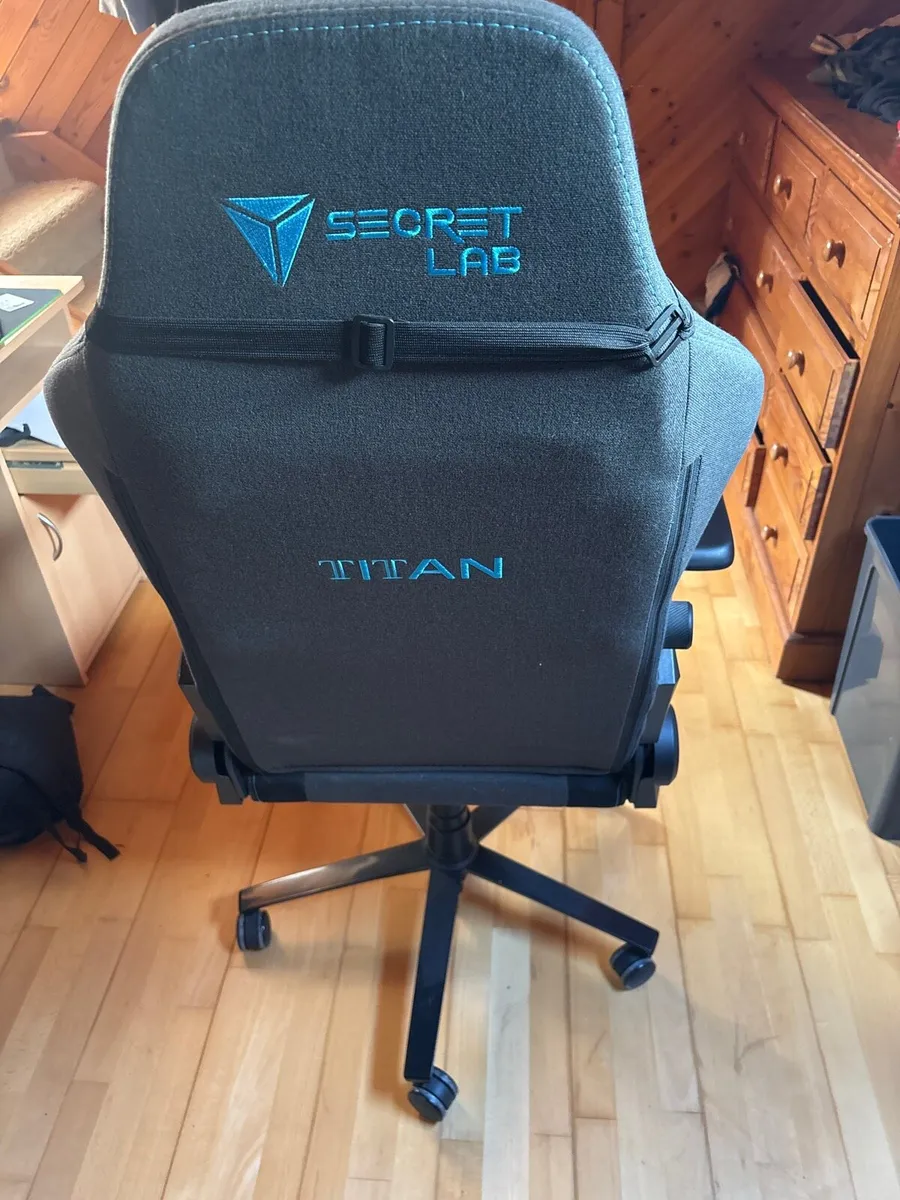 Secret lab Titan Evo gaming/office chair premium - Image 3