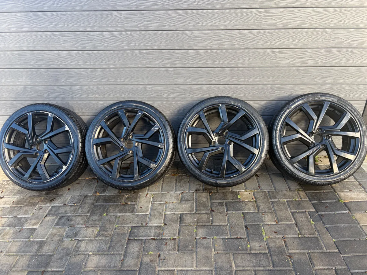 18” VOLKSWAGEN GOLF CLUBSPORT ALLOY WHEELS & TYRES - Image 2