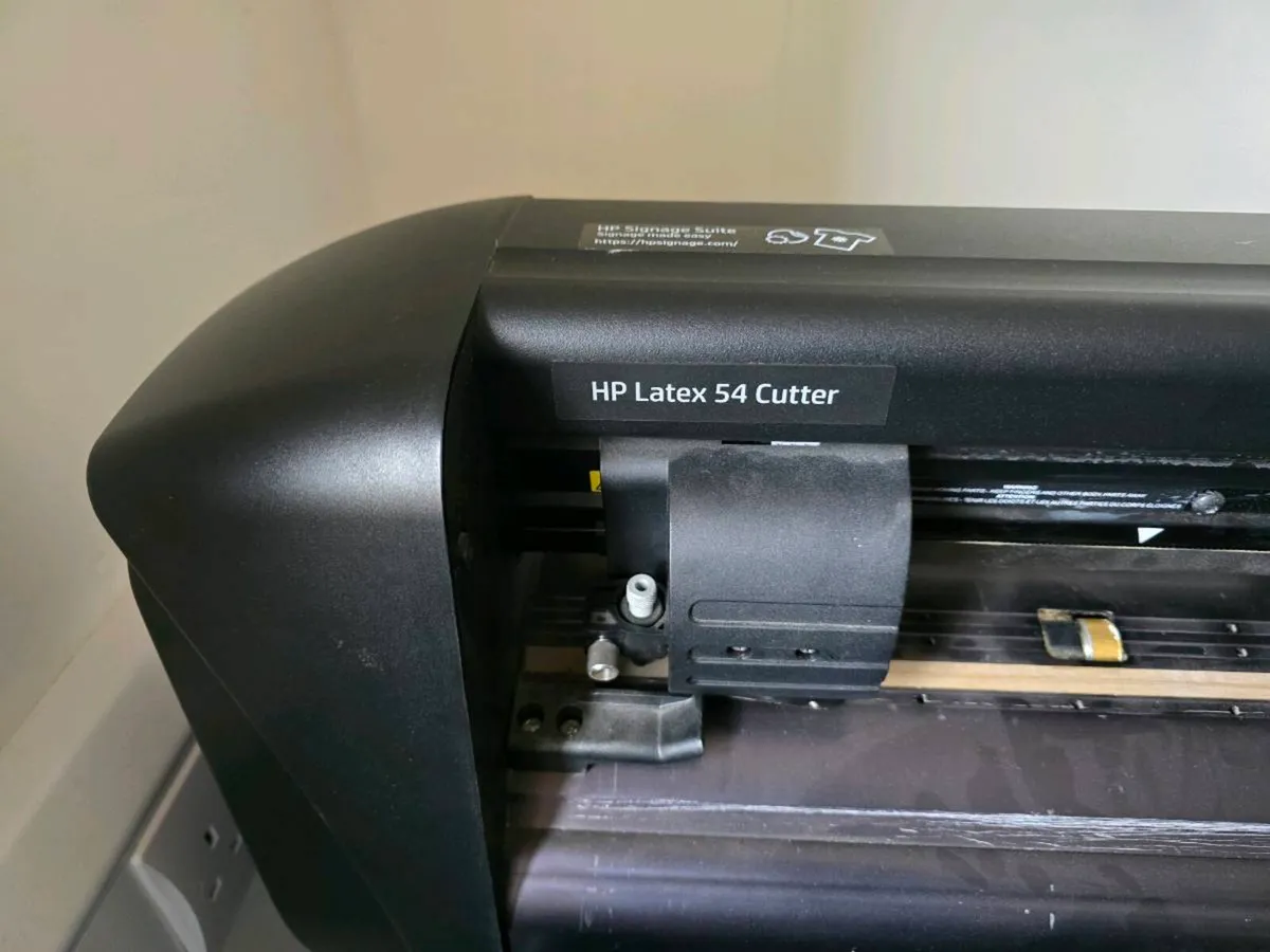 Hp Latex Printer and Cutter - Image 2
