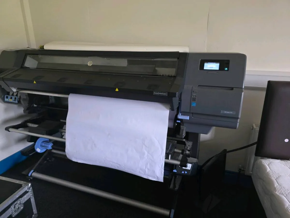 Hp Latex Printer and Cutter - Image 3