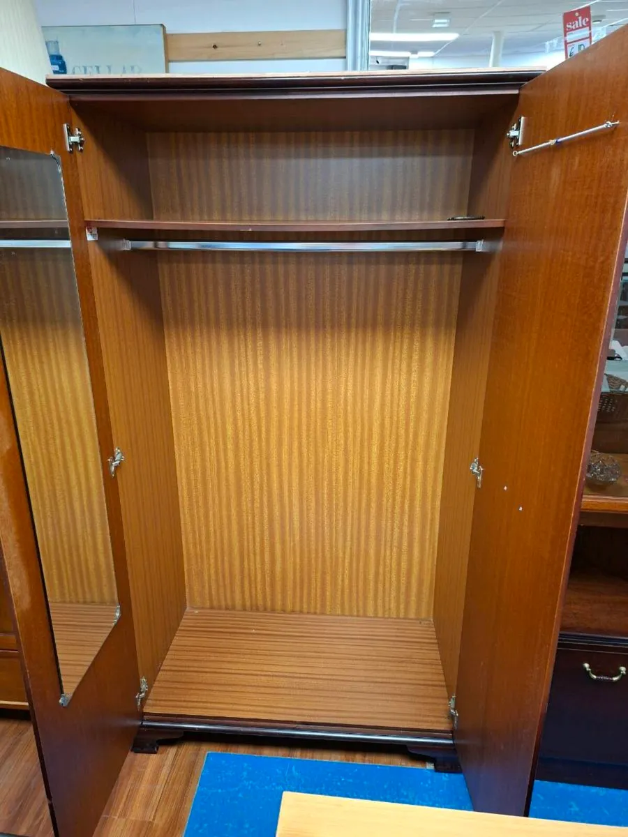WARDROBE - Image 3