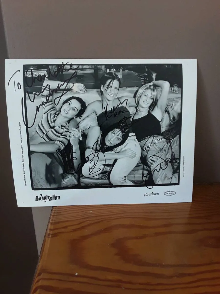 Bewitched pop group     autograph picture - Image 1