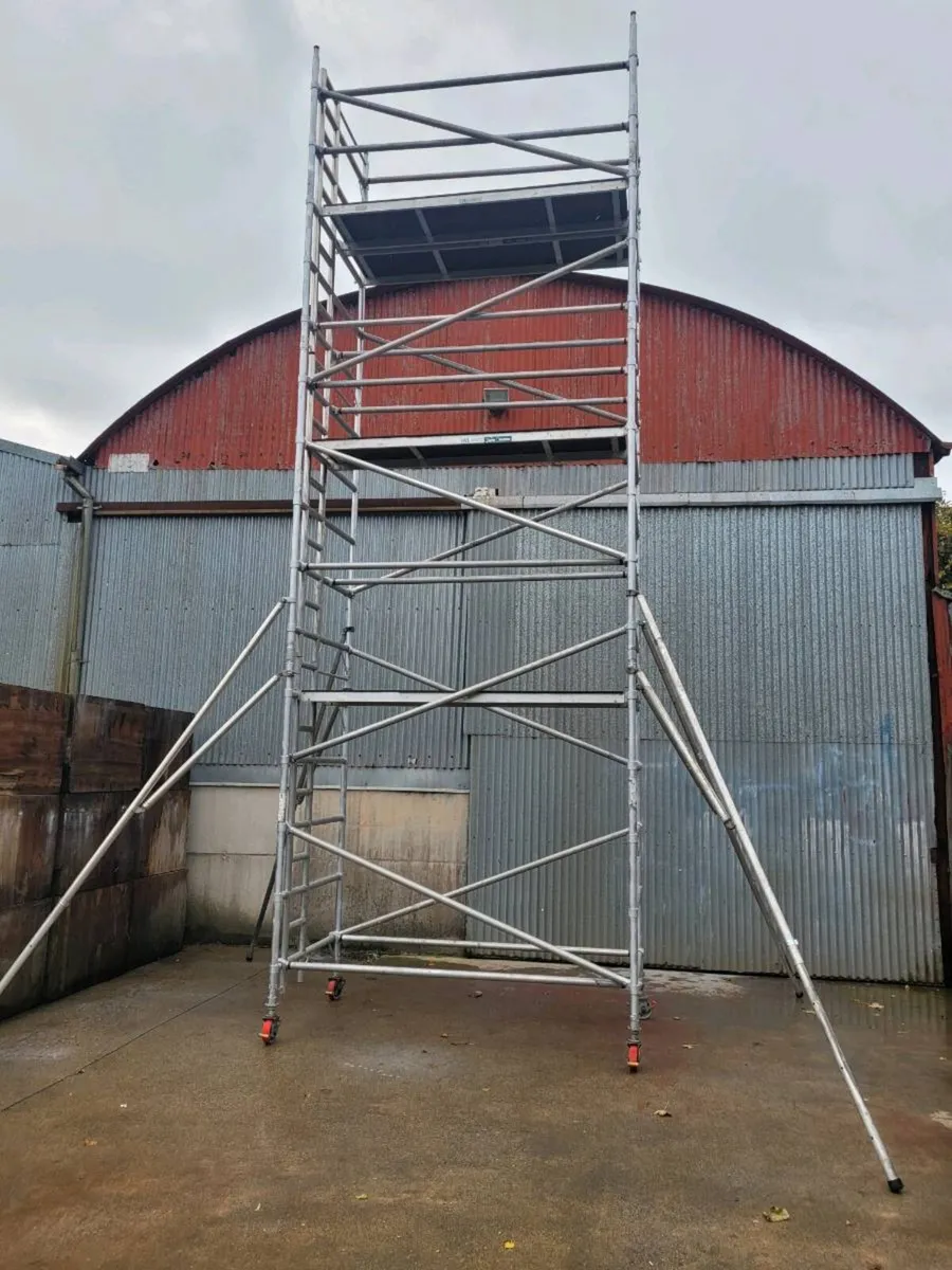 Aluminium scaffold tower, FREE DELIVERY - Image 2