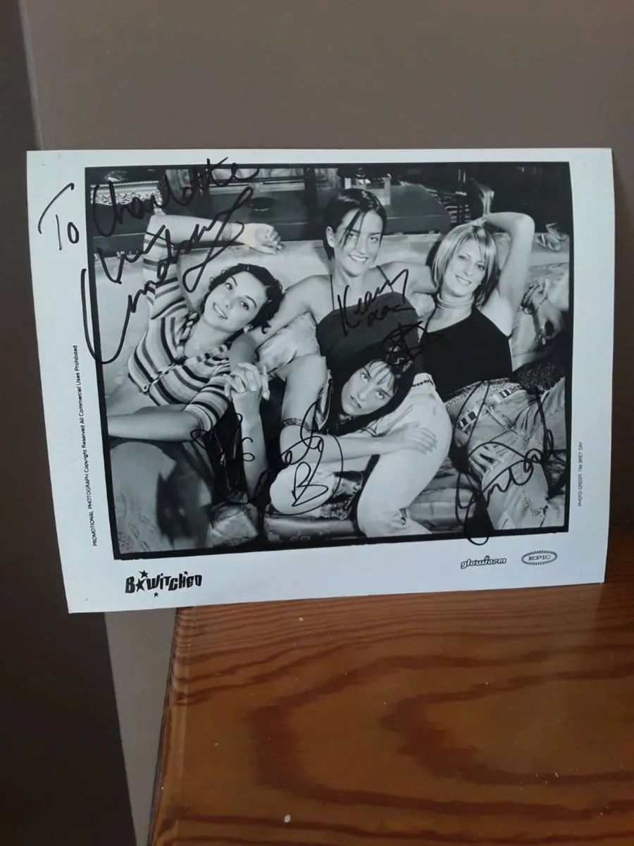 Bewitched pop group     autograph picture - Image 2