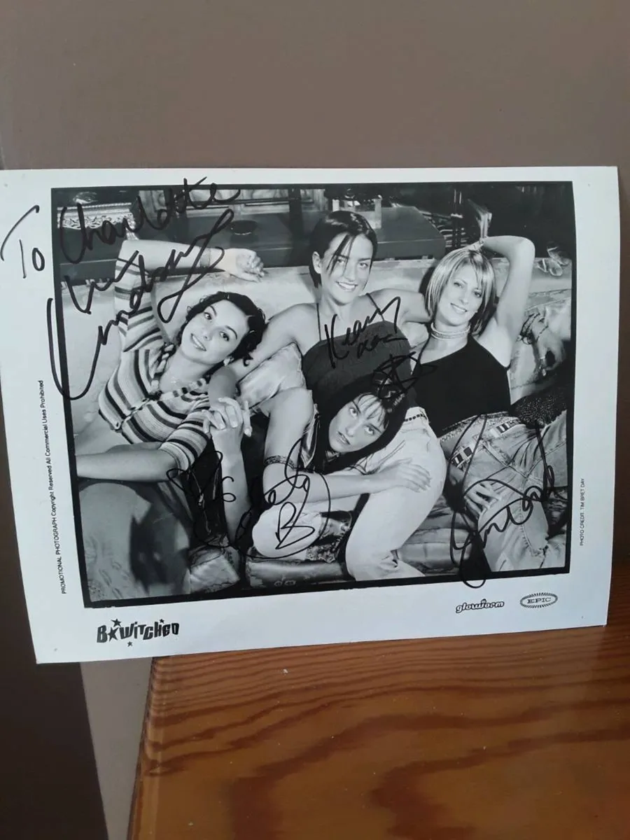 Bewitched pop group     autograph picture - Image 3