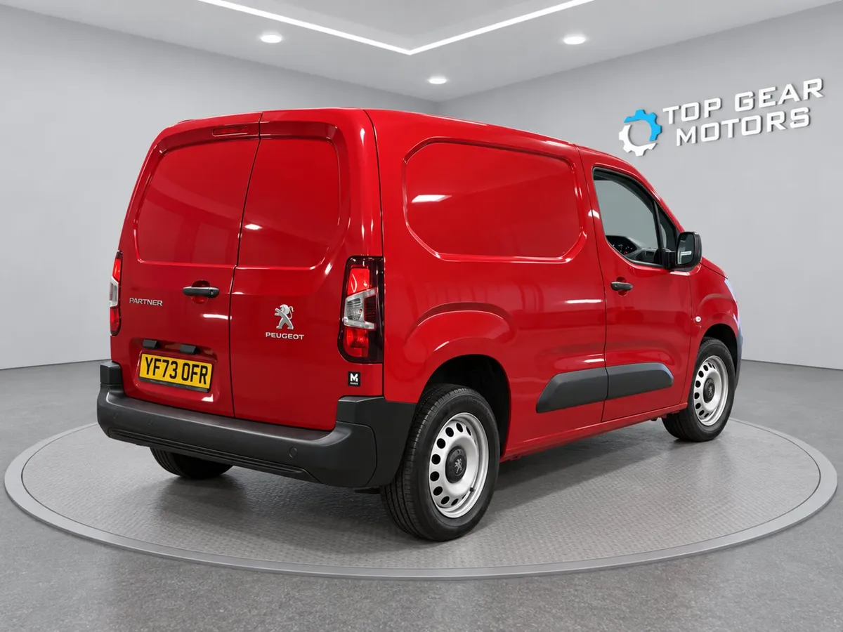 Peugeot Partner Professional Premium+ 1.5 BlueHDi - Image 4