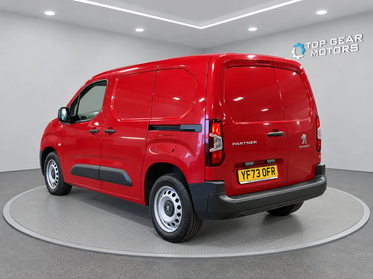 Peugeot Partner Professional Premium+ 1.5 BlueHDi - Image 3