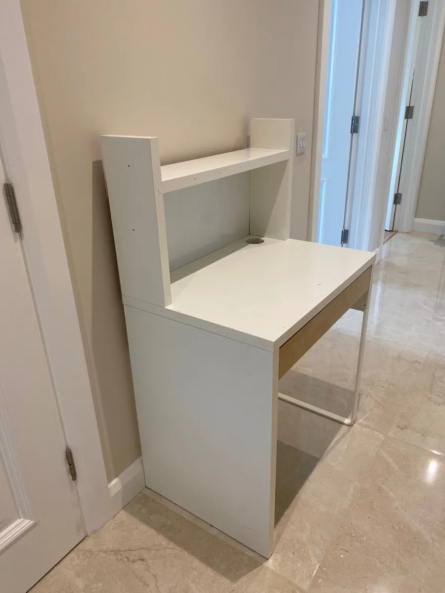 Desk - Image 3