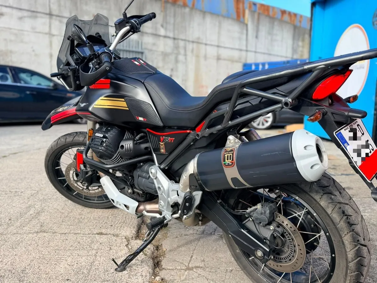 Moto Guzzi V85TT 2025 - Image 2