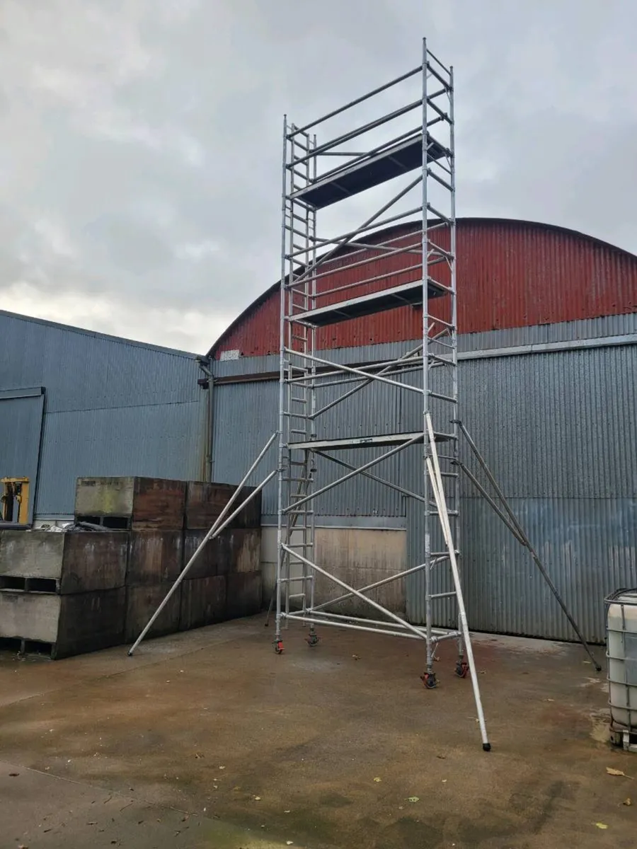 Aluminium scaffold tower,  FREE DELIVERY - Image 3