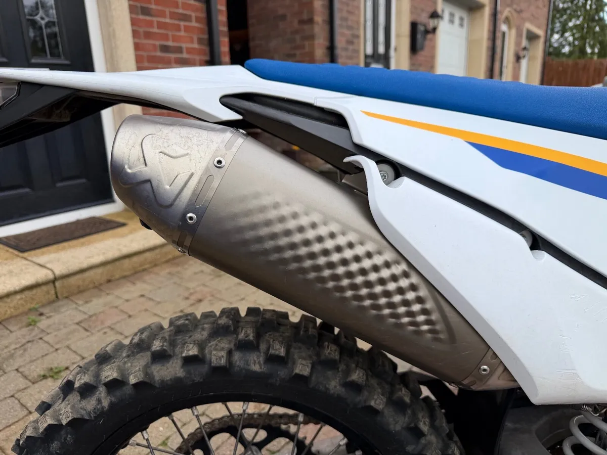 2024 Husqvarna FE350 Heritage (23MY) Low Hours - Image 3