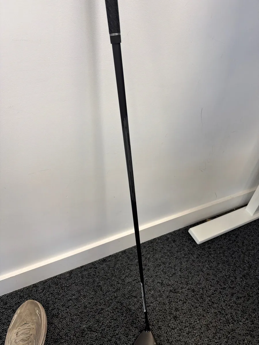 TaylorMade 3wood reax stiff shaft - Image 1