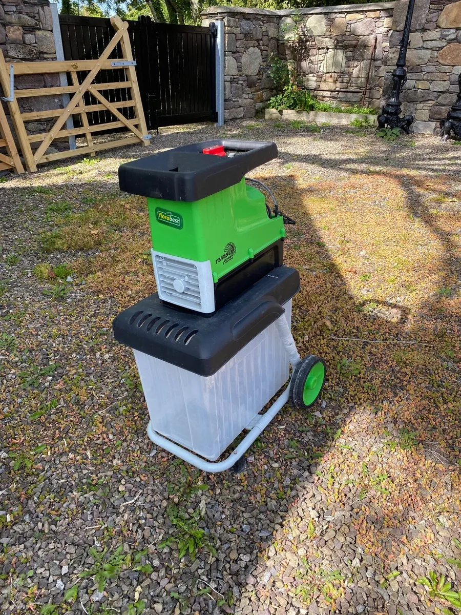 Garden items - Image 2