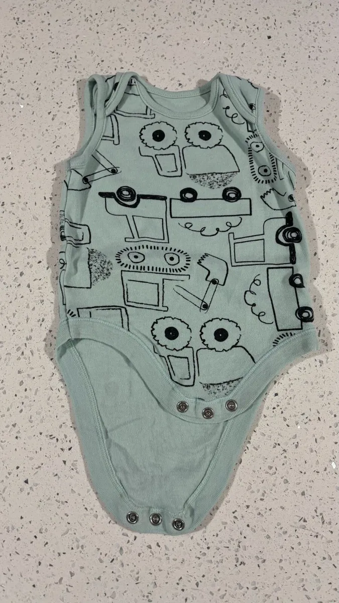 8x baby boy sleeveless bodysuits - Image 2