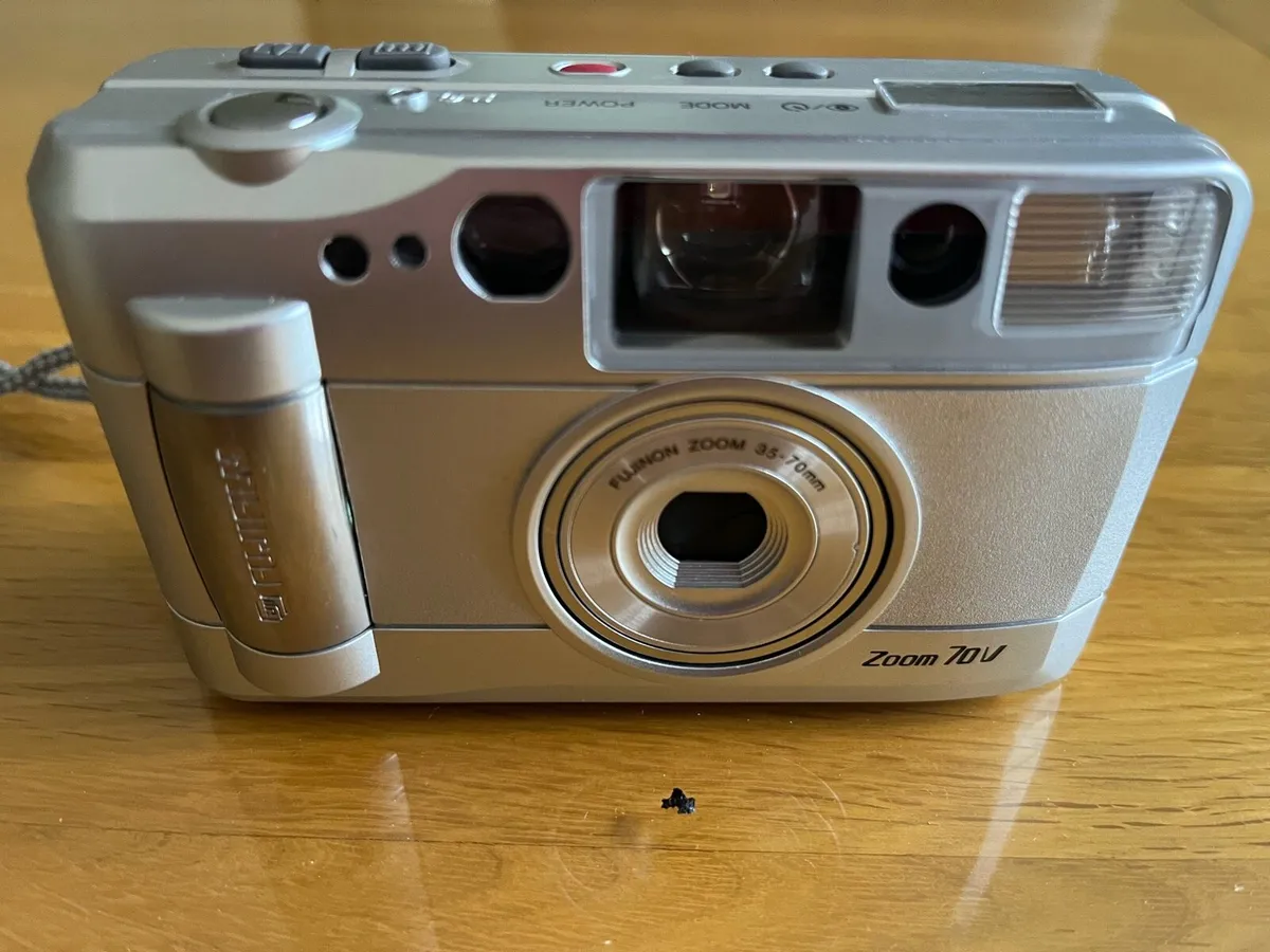 Vintage 35mm camera - Image 1