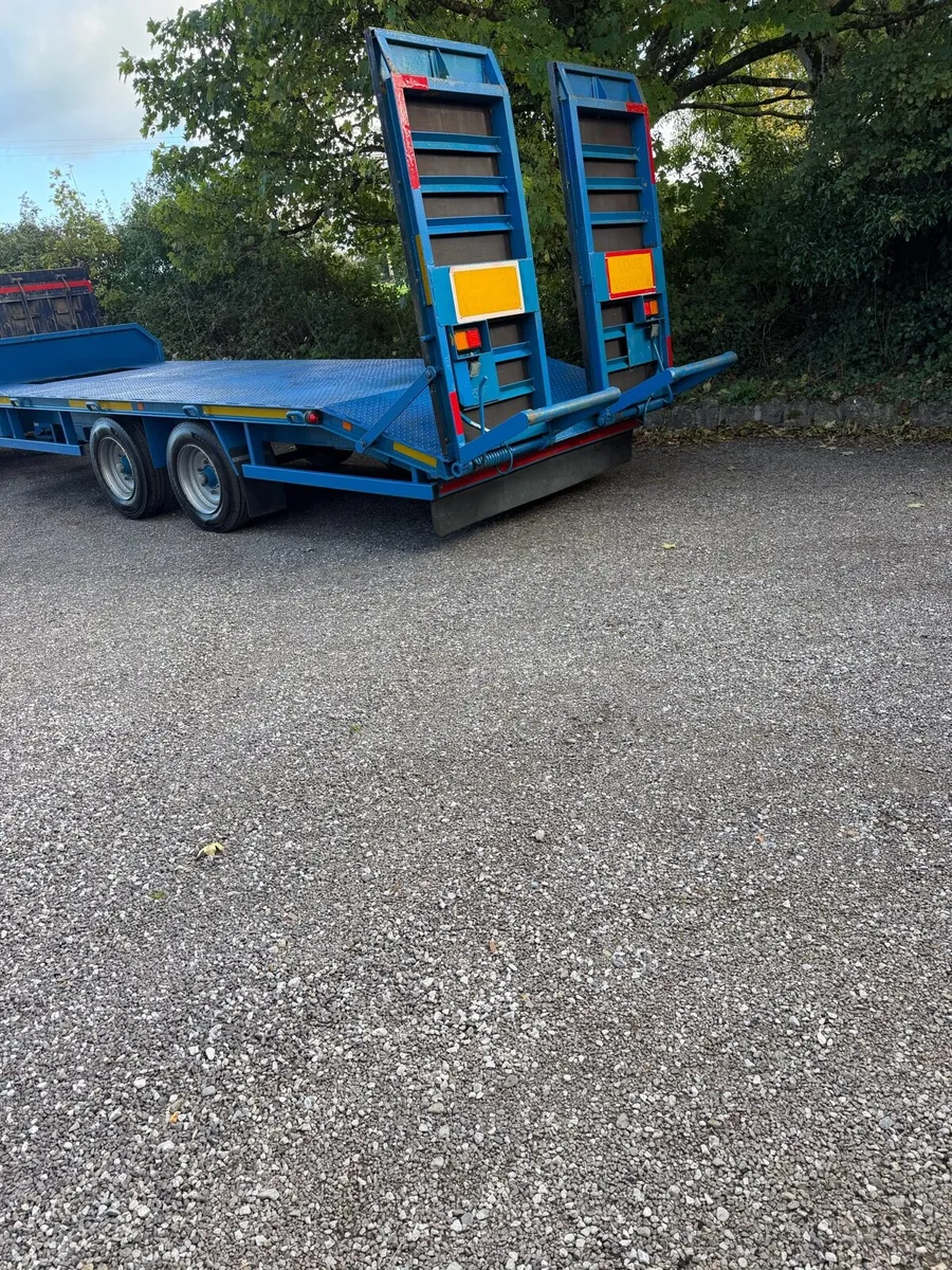 Trailers - Image 2