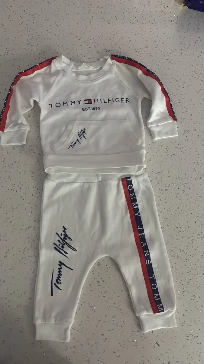 Tommy Hilfiger set/ Tommy jeans - Image 1