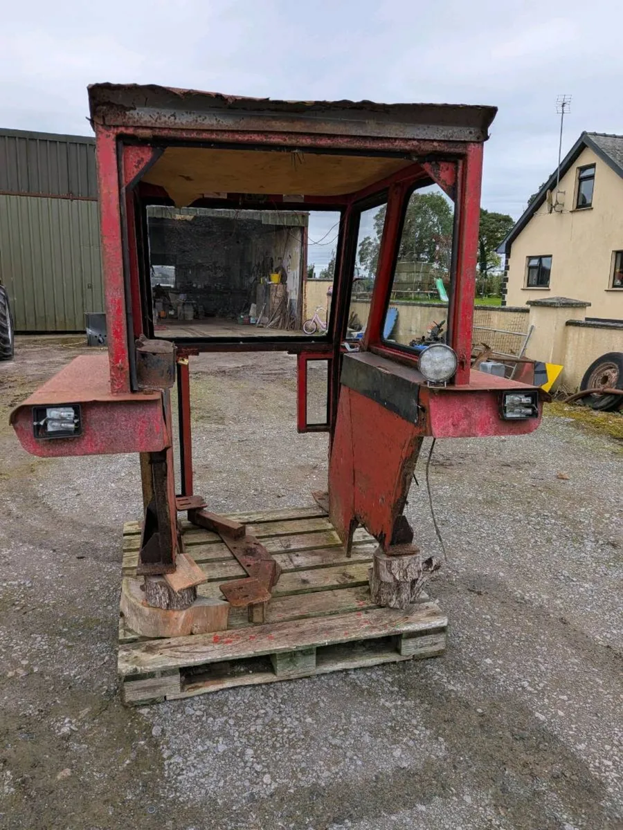 Tractor cab - Image 2