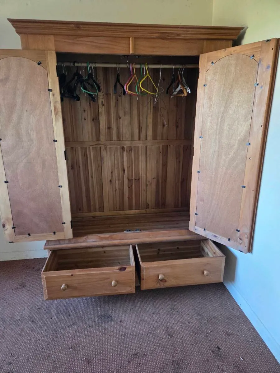 Wardrobe - Image 3