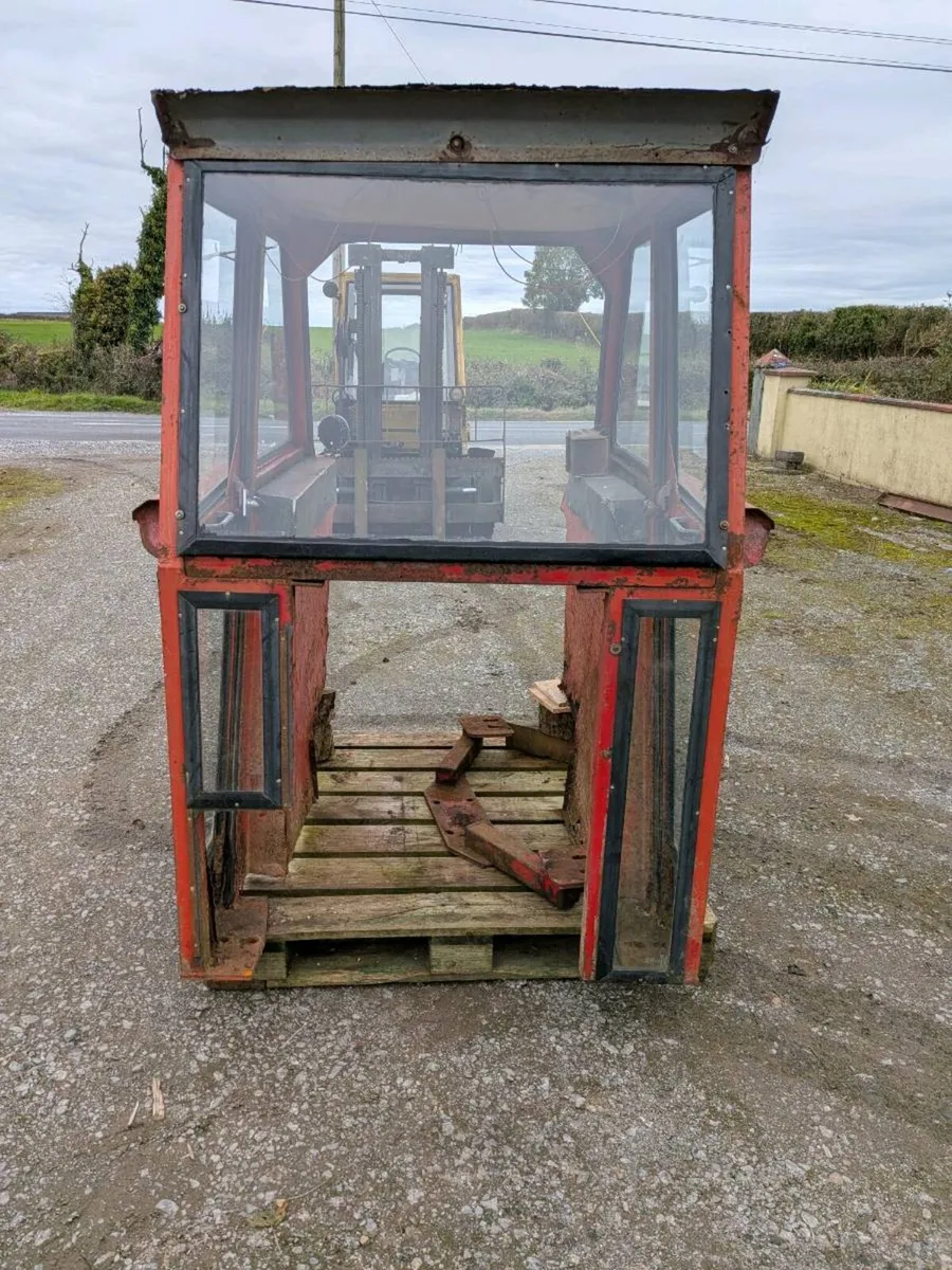 Tractor cab - Image 4
